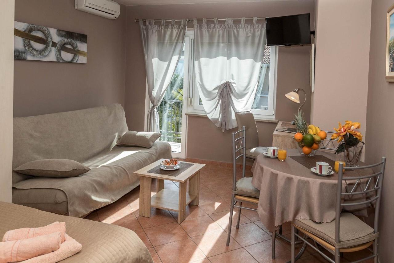 Apartments Karmen 1 Crikvenica Luaran gambar