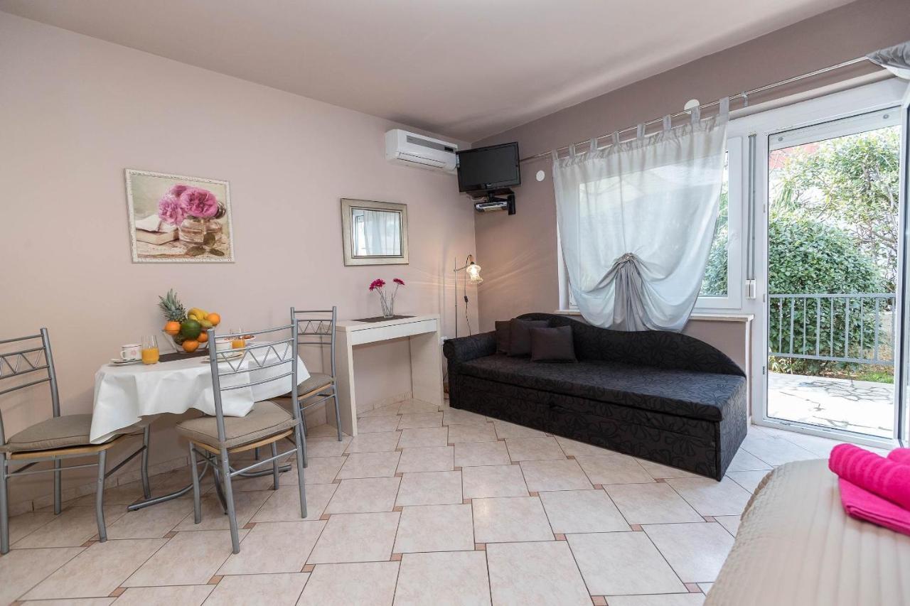 Apartments Karmen 1 Crikvenica Luaran gambar