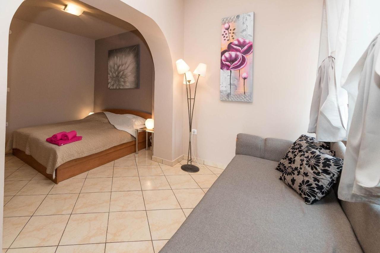 Apartments Karmen 1 Crikvenica Luaran gambar