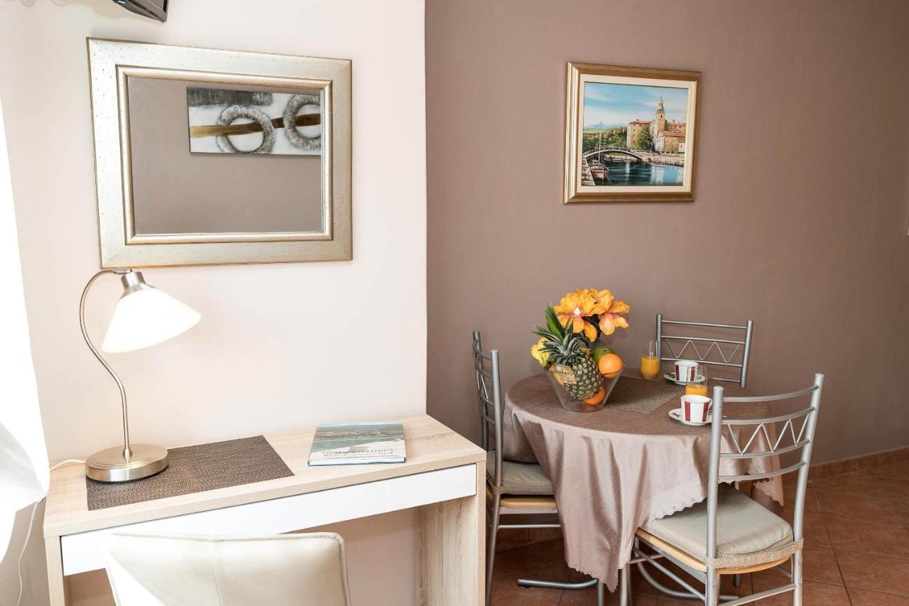 Apartments Karmen 1 Crikvenica Luaran gambar