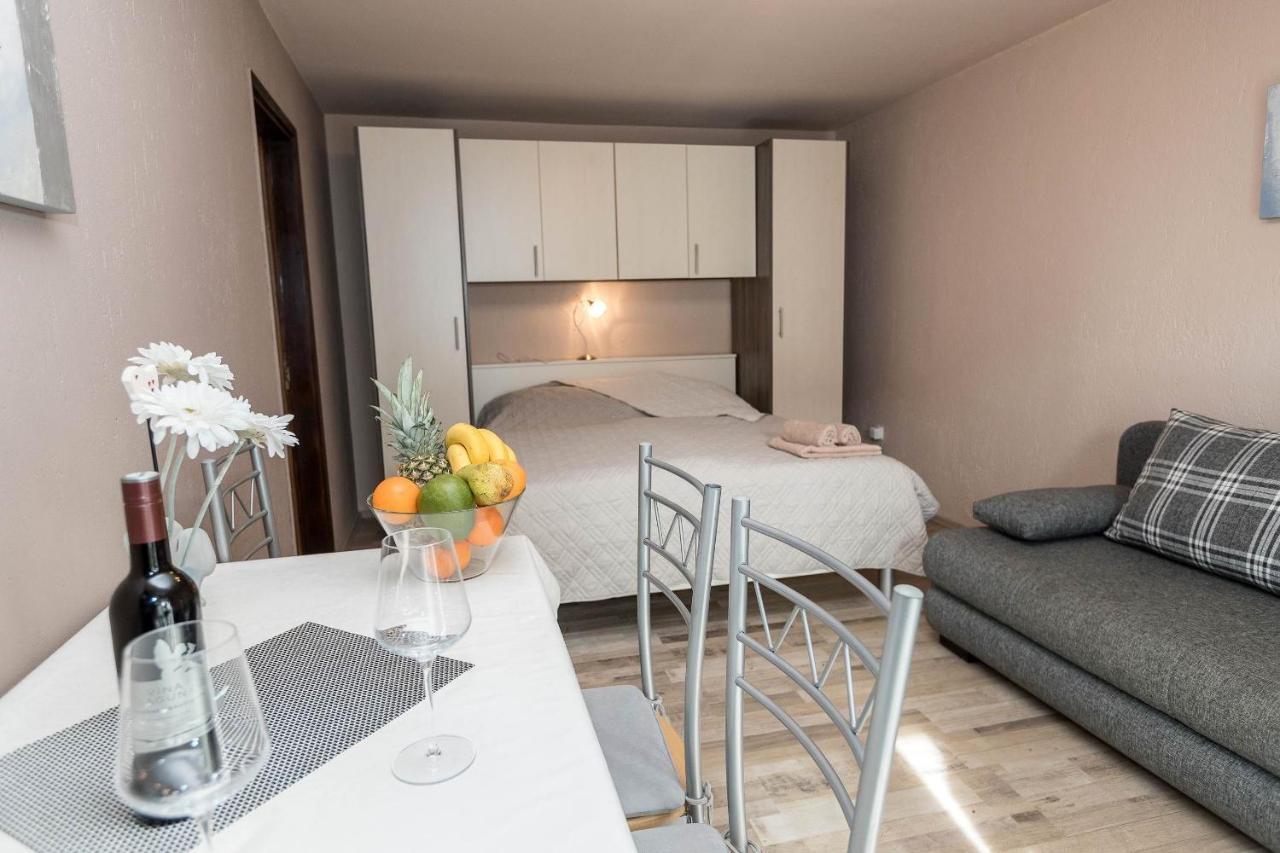 Apartments Karmen 1 Crikvenica Luaran gambar